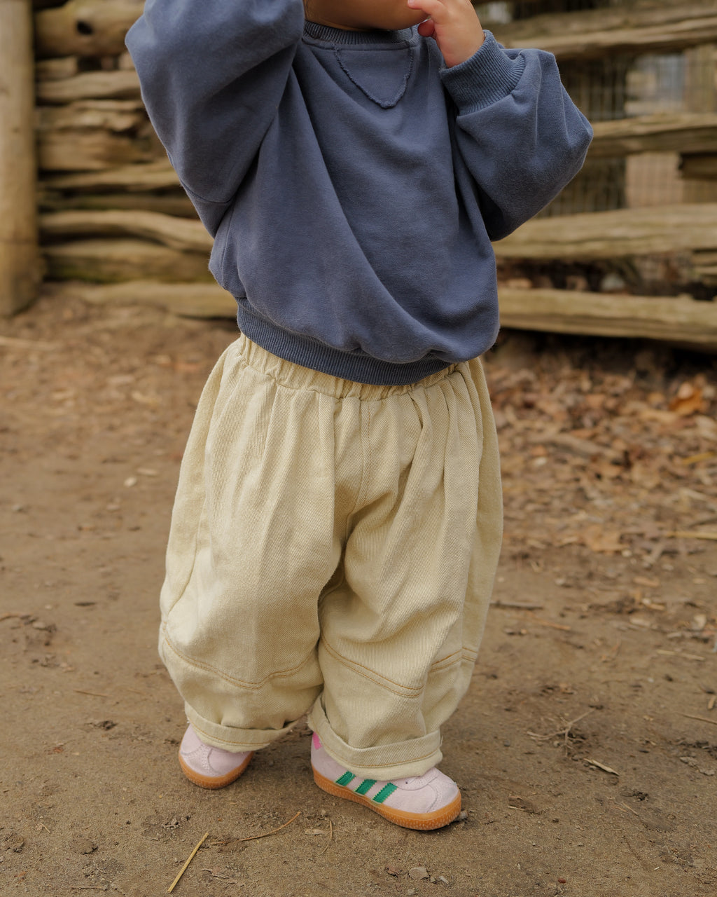 Twill Barrel Pants (Beige)