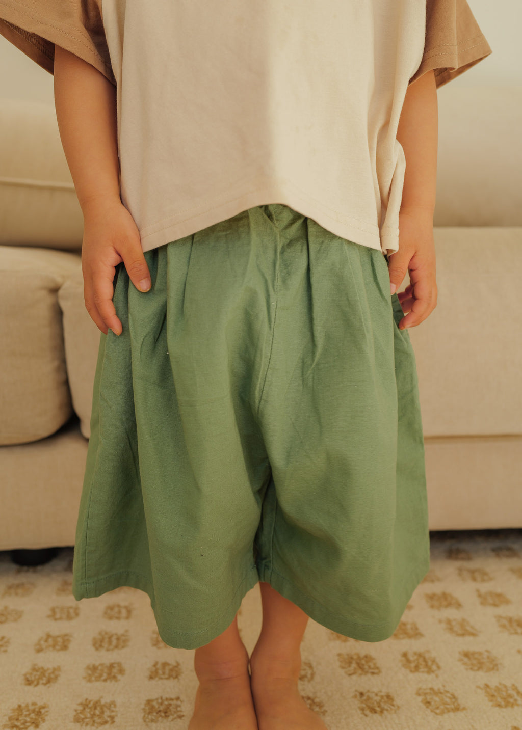 Linen Bermuda Shorts (Green)
