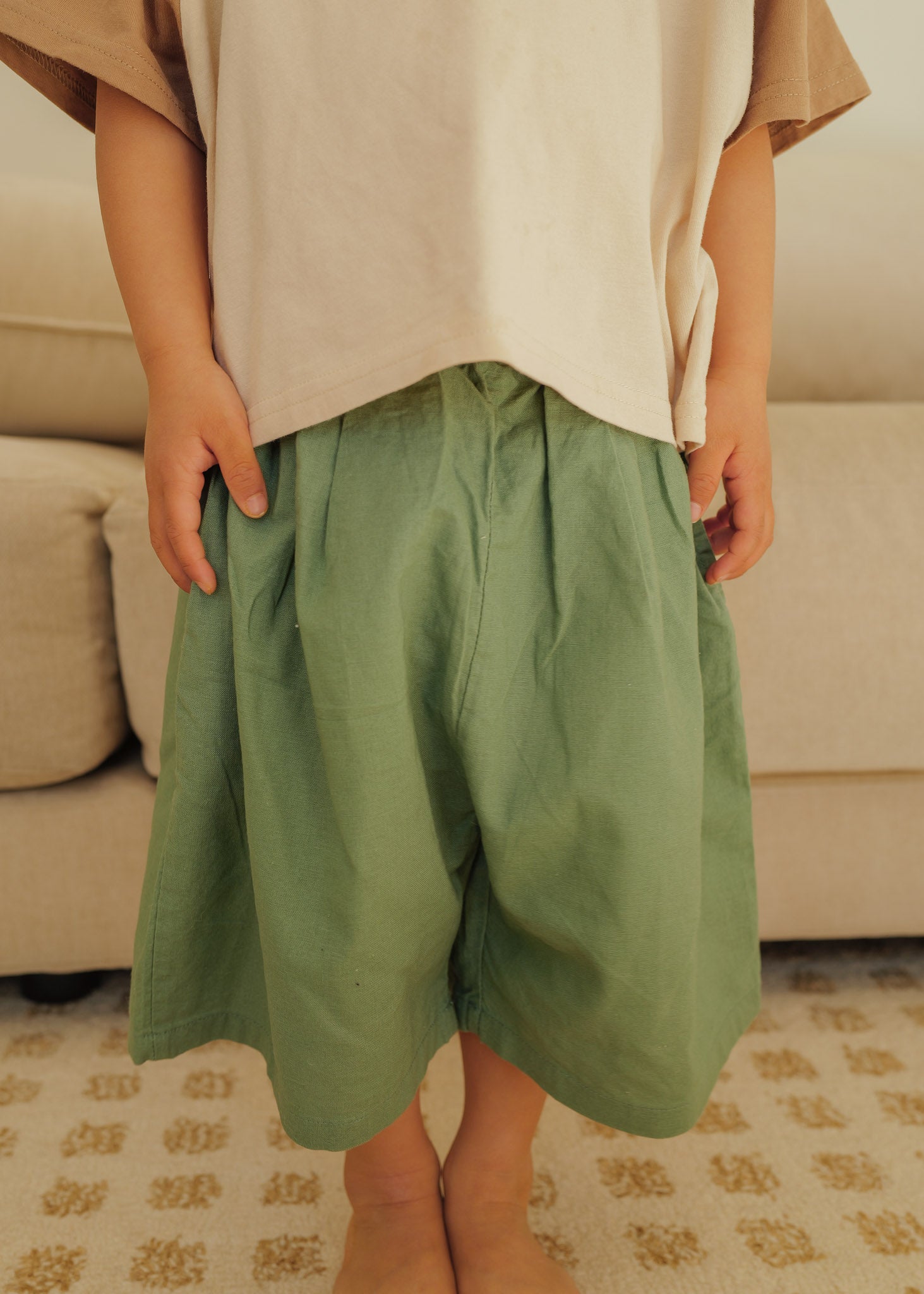 Linen Bermuda Shorts (Green)