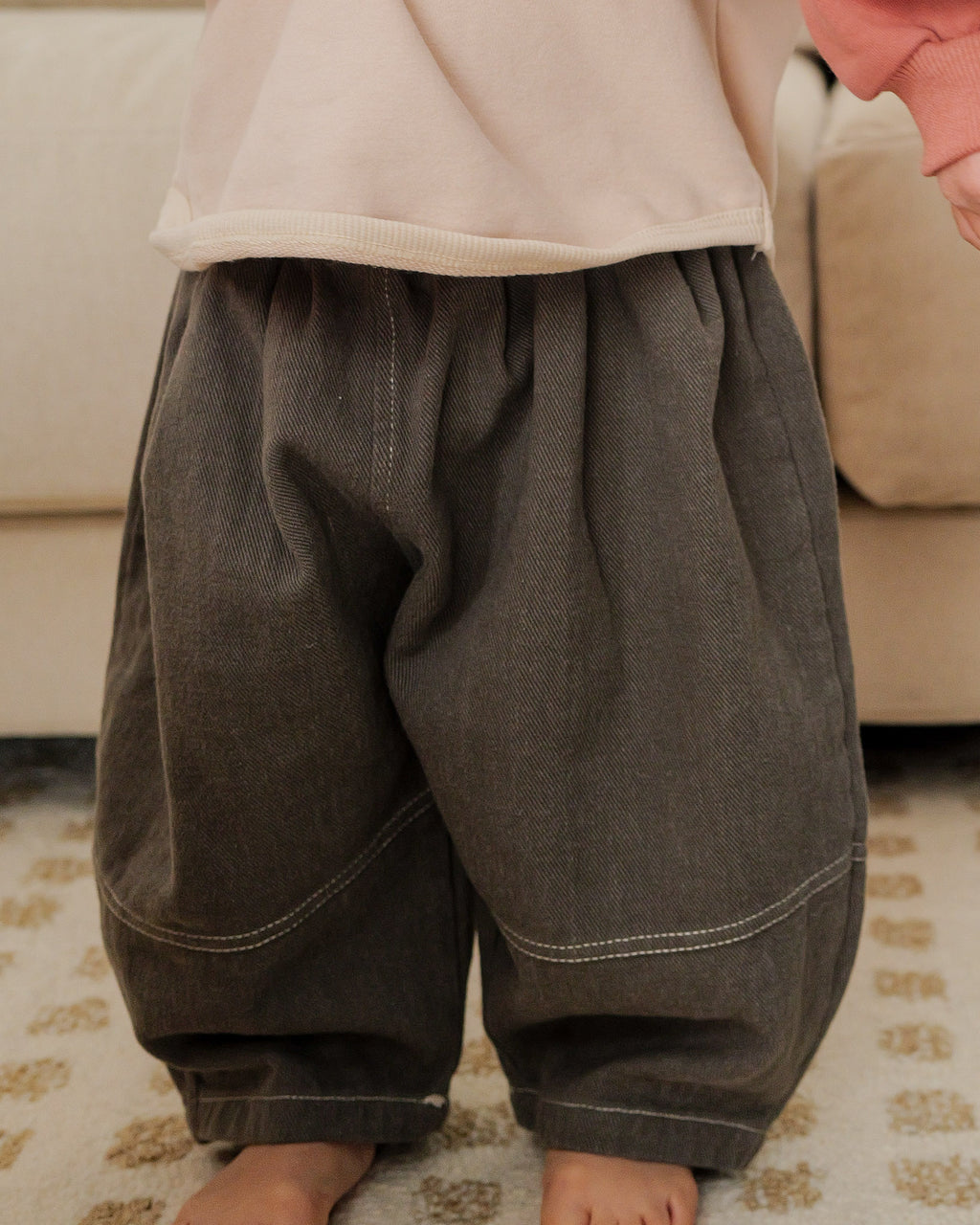 twill barrel pant gray front